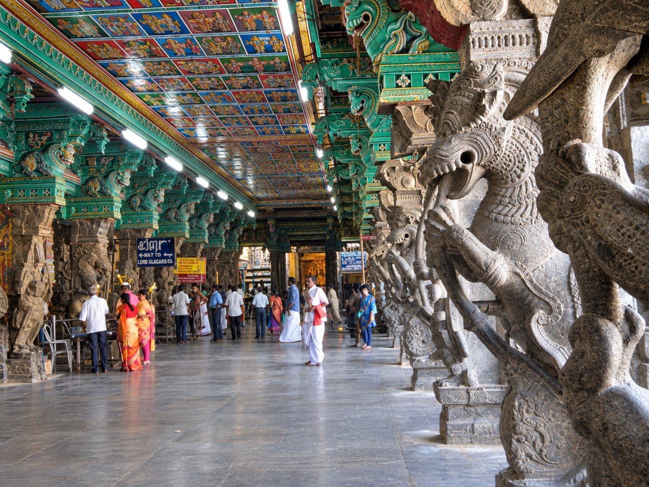 Carving in the Kilikoondu Mandapam.