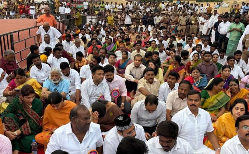 Devotees waiting to witness the consecration ceremony.